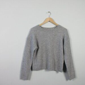Everlane Cropped Sweater Women M Gray Wool Blend Crewneck Boxy Cozy Preppy 332